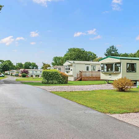 מולד Parc Farm Holiday Park מראה חיצוני תמונה
